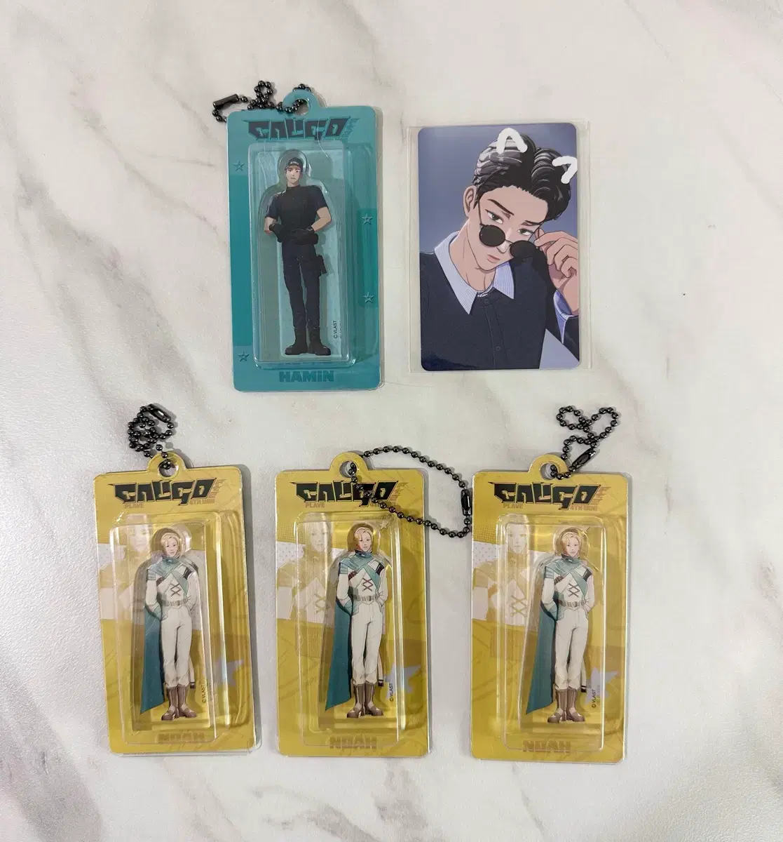 https://media.bunjang.co.kr/product/411528333_1_1780222363_w{res}.jpg